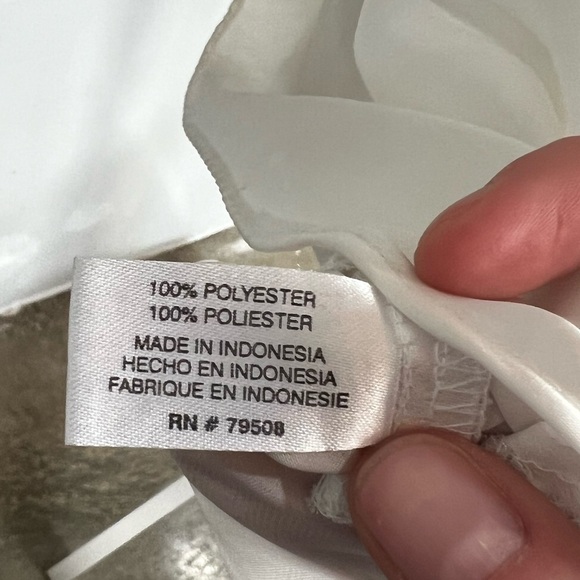 Flowy White Blouse - Picture 7 of 7